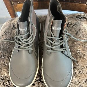 - Tretorn Grey Gill Rubber Rain Boots, size 14
